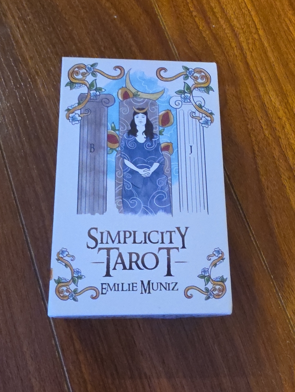 Simplicity Tarot Deck by Emilie Muniz